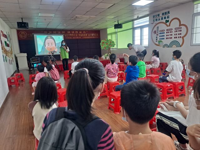 三鄉(xiāng)鎮(zhèn)開(kāi)展“幸福閱讀樹(shù)，禁毒齊守護(hù)”宣傳活動(dòng)圖片1.jpg
