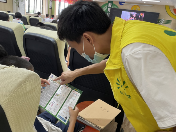 阜沙鎮(zhèn)禁毒信息〔2022〕第260期--【禁毒攻堅(jiān)】“護(hù)航青春助成長(zhǎng)”—阜沙羅松小學(xué)開(kāi)展禁毒宣講活動(dòng)